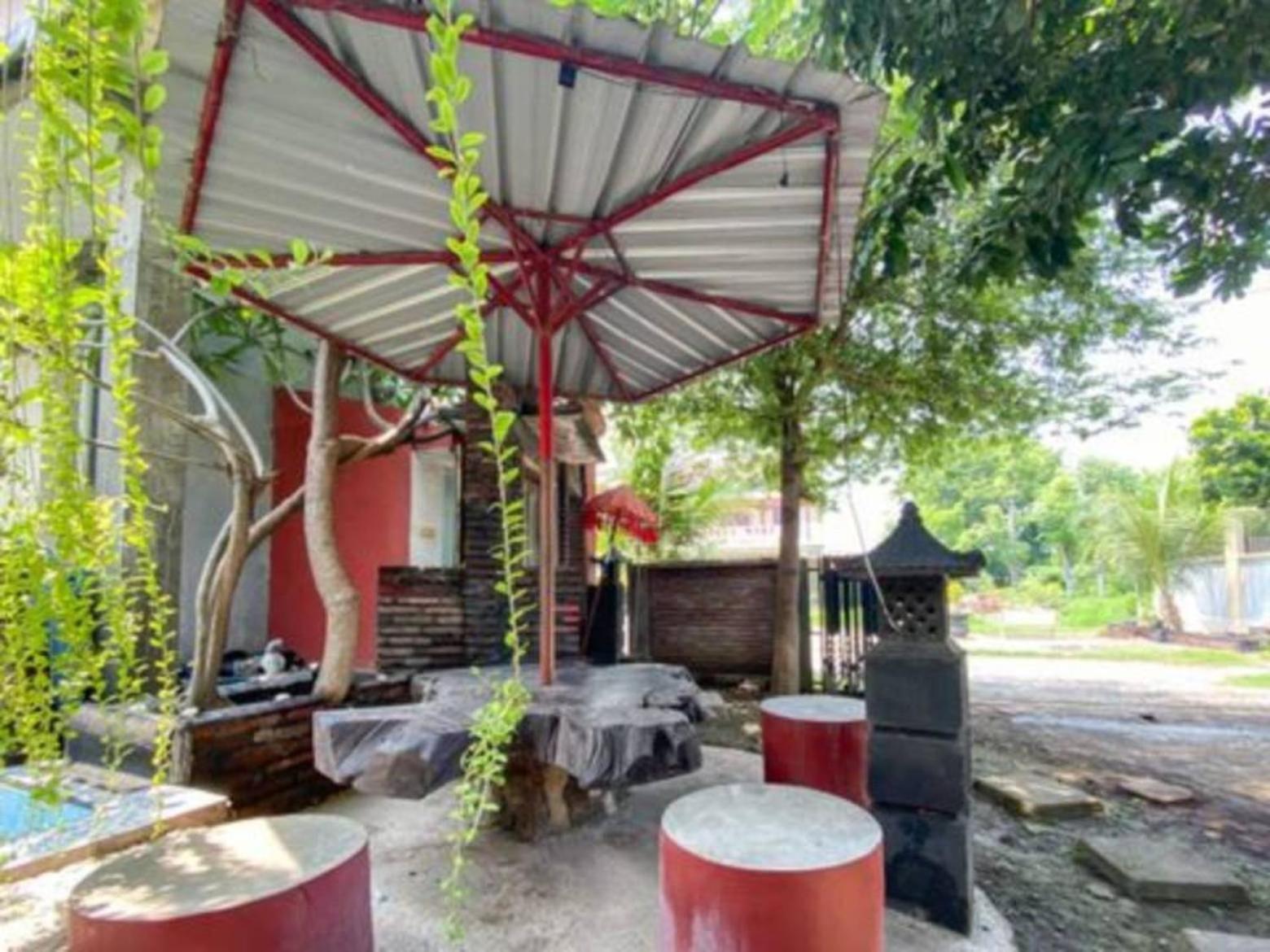 Surya Guest House Probolinggo Kültér fotó